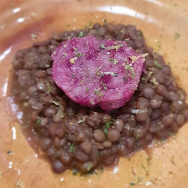 lenticchie and cotechino with olive oil with yuzu aroma and sudachi and kabos peel<br> 私の レンちっちえ と コテキノ と オリヴ オイル とユズ かおり と カボス と すだち かわ。